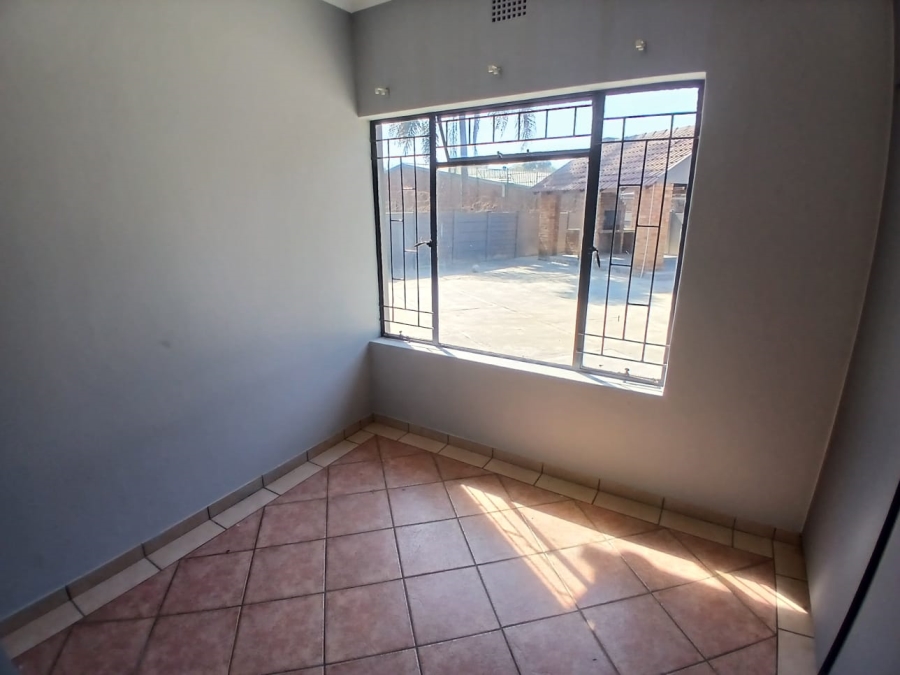 To Let Commercial Property for Rent in Rustenburg Central North West